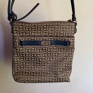 Tommy Hilfiger Crossbody/Shoulder Bag